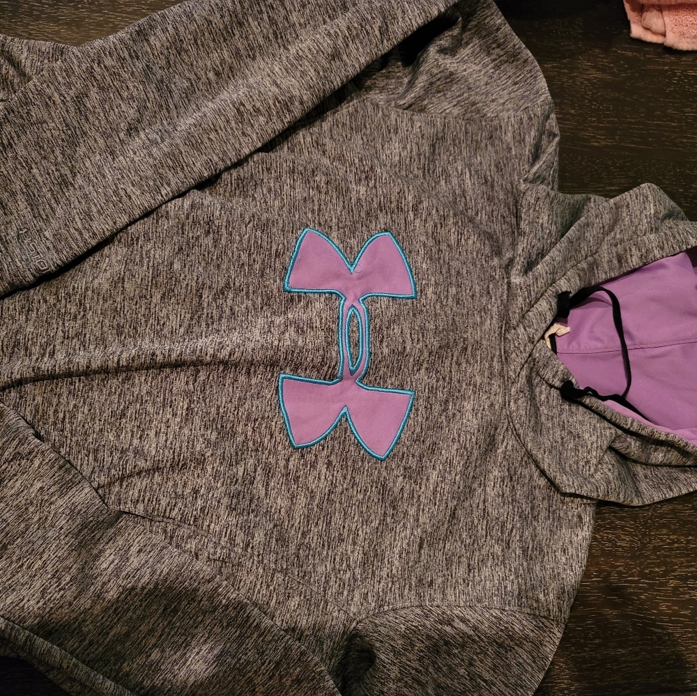 Womens UA hoodie